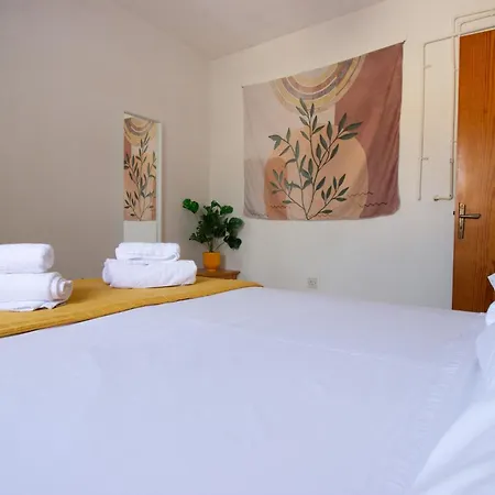 5-min To The Beach, 1-bed *